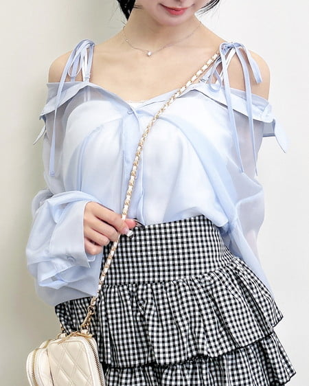 INGNI（イング） 2Way肩リボンオフショルシアーシャツ ｻｯｸｽﾌﾞﾙｰ