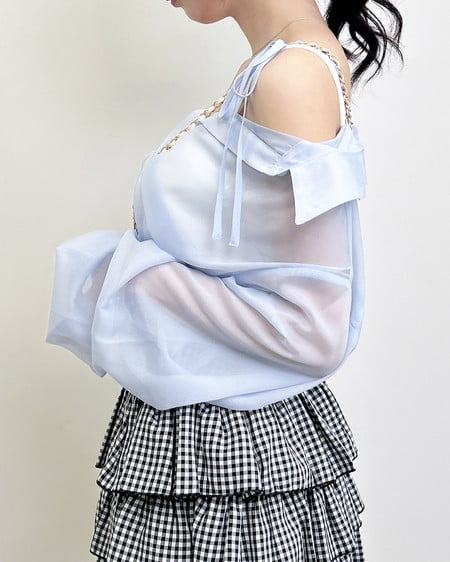 INGNI（イング） 2Way肩リボンオフショルシアーシャツ ｻｯｸｽﾌﾞﾙｰ