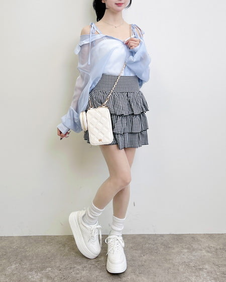 INGNI（イング） 2Way肩リボンオフショルシアーシャツ ｻｯｸｽﾌﾞﾙｰ