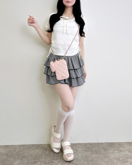 INGNI(イング) サイドギャザーリボンラインストーンロゴリブトップス オフホワイト