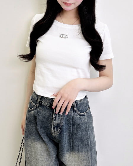 INGNI(イング) メタルロゴリブTシャツ オフホワイト