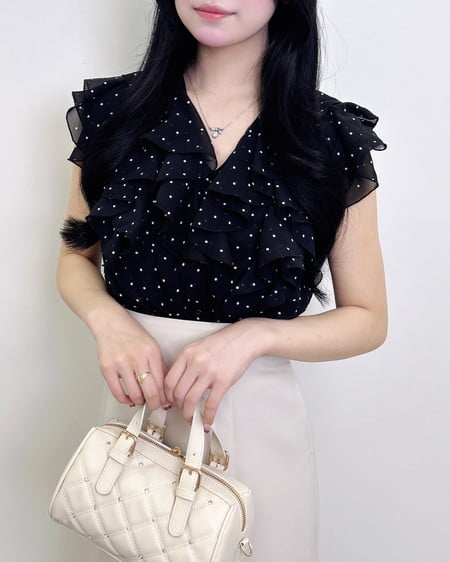 INGNI（イング） フリルシアーノースリーブブラウス ｸﾛ/ﾄﾞｯﾄ