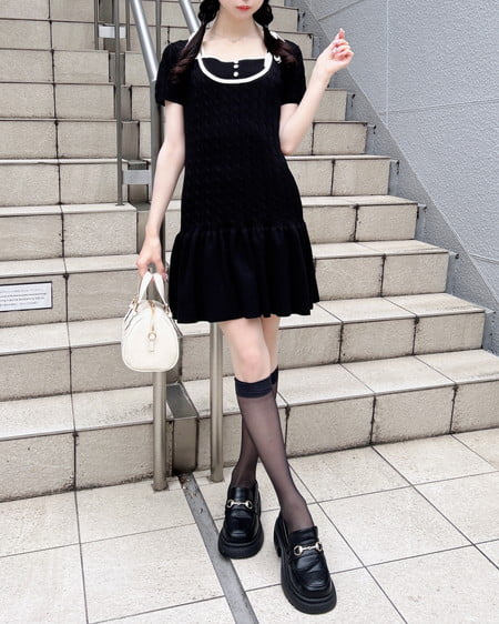 INGNI（イング） 配色ケーブル半袖ニットワンピース ｸﾛ/ｵﾌﾎﾜｲﾄ