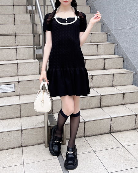 INGNI（イング） 配色ケーブル半袖ニットワンピース ｸﾛ/ｵﾌﾎﾜｲﾄ