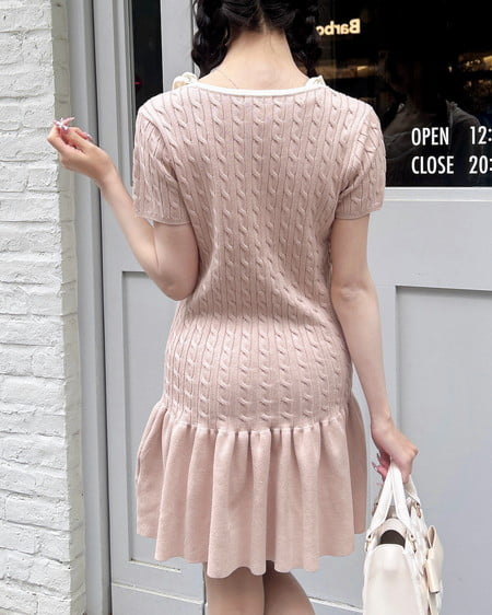 INGNI（イング） 配色ケーブル半袖ニットワンピース ﾋﾟﾝｸﾍﾞｰｼﾞｭ/ｵﾌﾎﾜｲﾄ