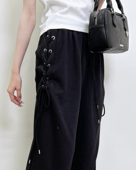 INGNI（イング） サイドレースアップスウェットパンツ ｸﾛ