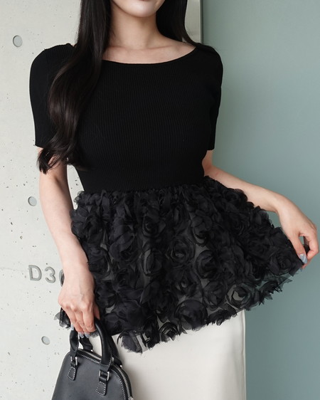 INGNI（イング） フラワーチュールペプラム半袖ニット ｸﾛ