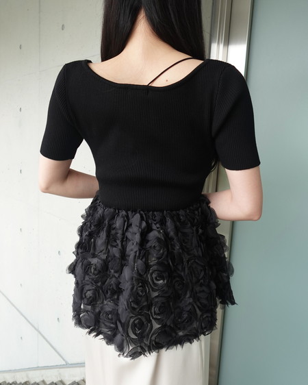 INGNI（イング） フラワーチュールペプラム半袖ニット ｸﾛ