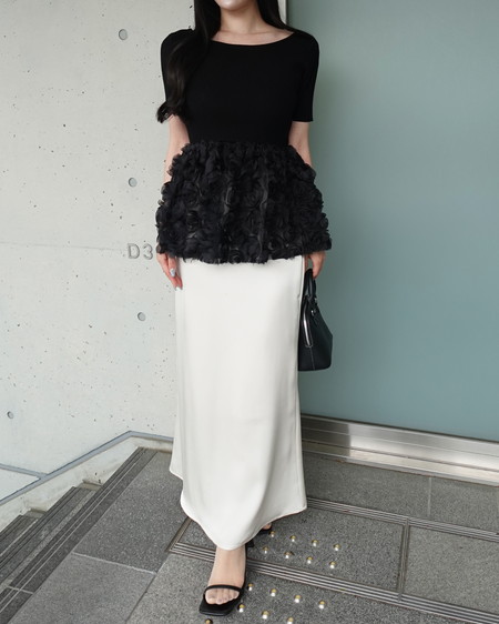 INGNI（イング） フラワーチュールペプラム半袖ニット ｸﾛ