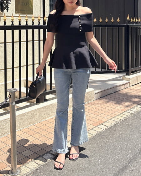INGNI（イング） ペプラムオフショルデザインニット ｸﾛ