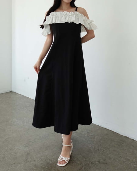 【SOELA】【5／17 24時までの限定価格】フリルバックレースアップワンピース