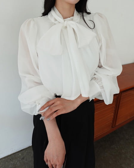 【SOELA】【5／17 24時までの限定価格】ボウタイブラウス