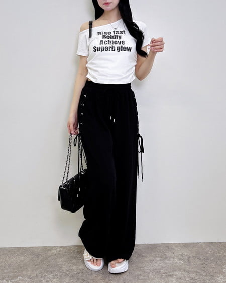 INGNI（イング） 肩フェイクレザーベルトロゴTシャツ ｵﾌﾎﾜｲﾄ