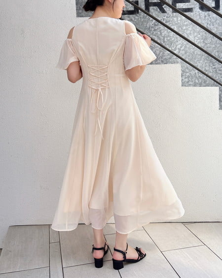 【SOELA】【6／1 24時までの限定価格】シアーバックレースアップワンピース