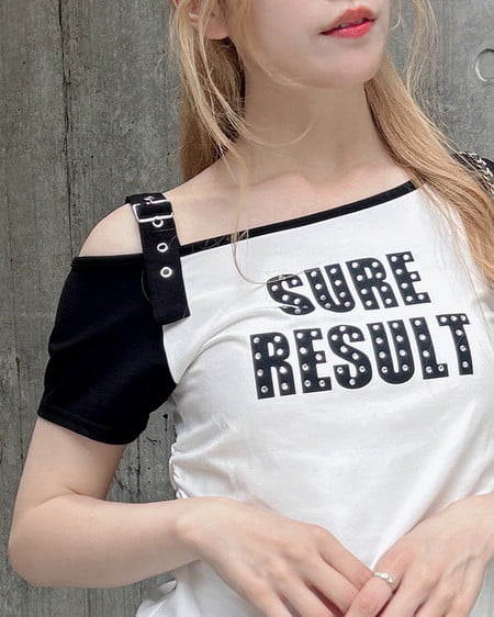INGNI（イング） 肩ベルトラインストーン付ロゴラグランTシャツ ｵﾌﾎﾜｲﾄ/ｸﾛ