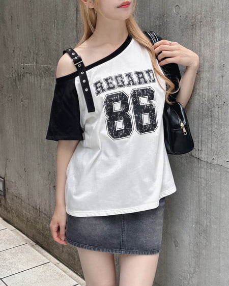 INGNI(イング) 肩ベルト付ワンショルナンバリングTシャツ オフホワイト/クロ