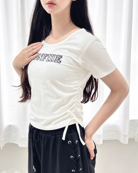 サイドギャザーリボンドット貼付ロゴTシャツ
