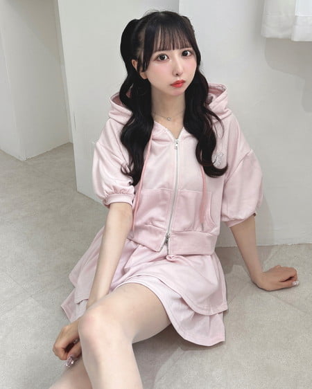 【6／10 2時までの限定価格】ラメポンチジップパーカー＋スカパン／セットアップ