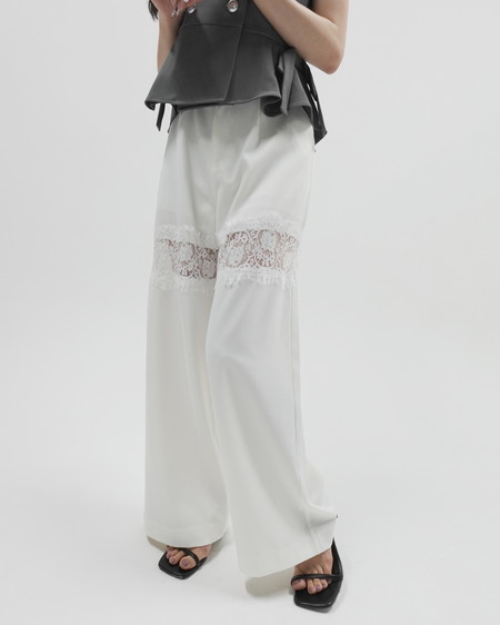 【SOELA】【6／8 24時までの限定価格】レース切替スラックス