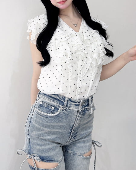 【WEB限定カラーあり】フリルシアーノースリーブブラウス