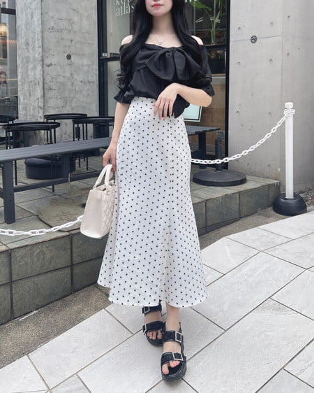 INGNI（イング） シアーオフショルリボン半袖ブラウス ｸﾛ