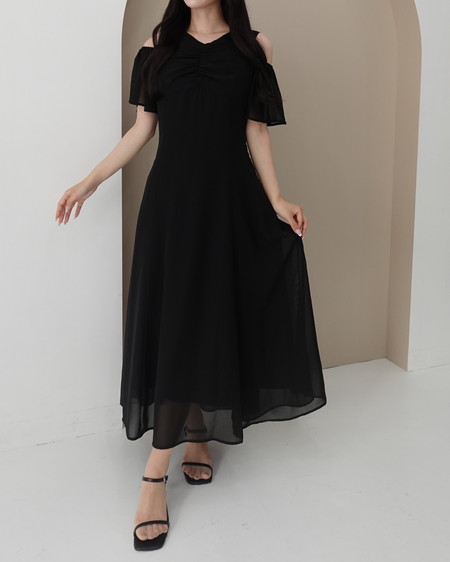 【SOELA】【6／15 24時までの限定価格】シアーバックレースアップワンピース