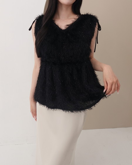 【SOELA】【6／15 24時までの限定価格】シャギーリボンペプラムトップス