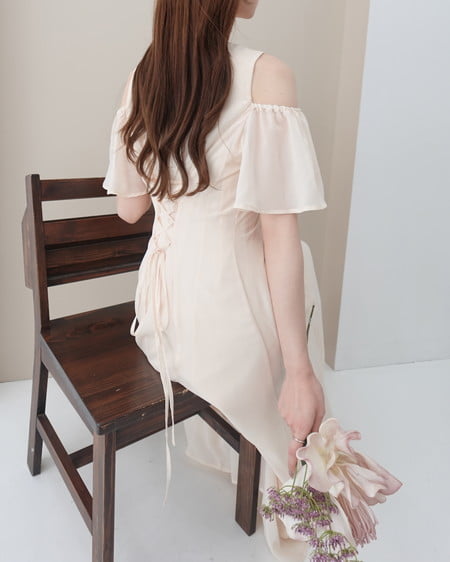 INGNI（イング） シアーバックレースアップワンピース ｱｲﾎﾞﾘｰ