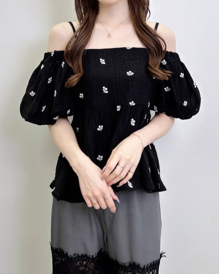 INGNI(イング) 2Wayフラワー刺繍ペプラムブラウス クロ