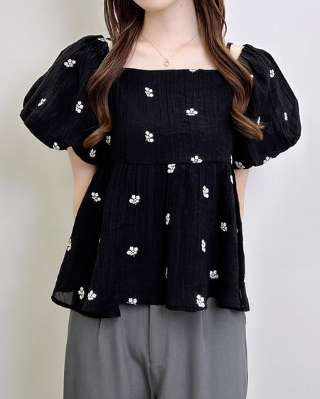 【SOELA】フラワー刺繍ペプラムブラウス
