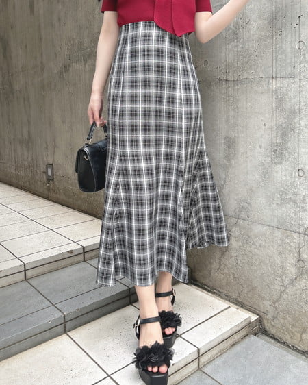 INGNI（イング） 厚底フラワーサンダル ｸﾛ