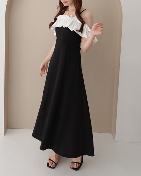 【SOELA】【6／15 24時までの限定価格】フリルバックレースアップワンピース