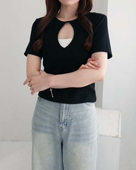 【SOELA】【6／29 24時までの限定価格】カットアウト半袖トップス