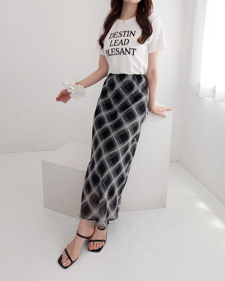 INGNI(イング) フロッキーロゴTシャツ オフホワイト