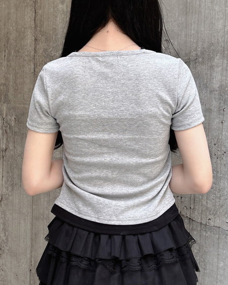 INGNI(イング) ヘンリーネックレイヤードラインストーンロゴリブトップス グレー/クロ