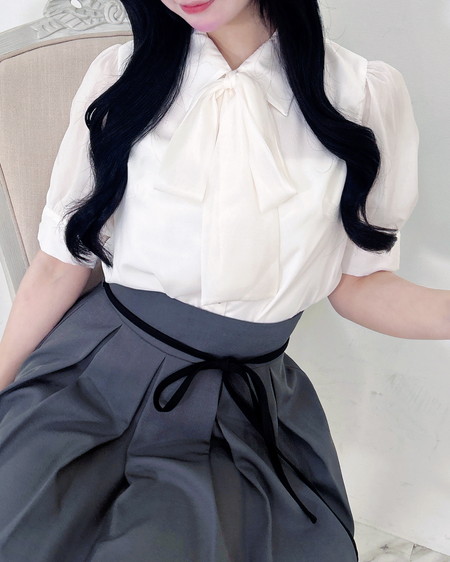 【7／1 2時までの限定価格】【WEB限定】ラメシアーボウタイブラウス