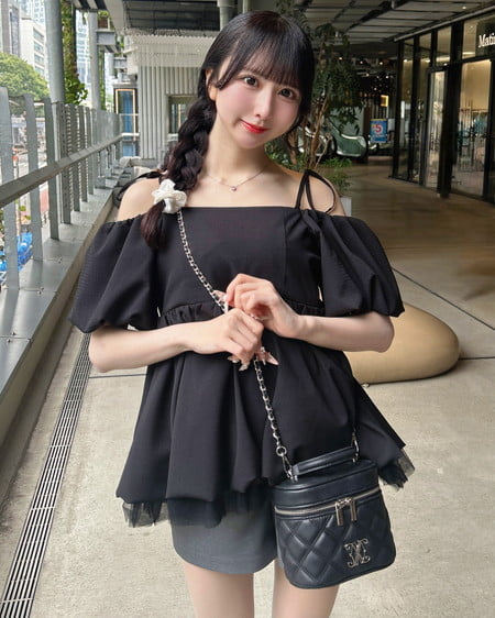 INGNI(イング) 裾チュールバルーンオフショルチュニック クロ