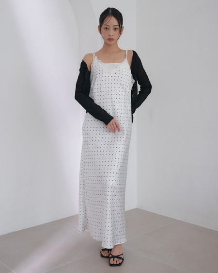 【SOELA】【7／6 24時までの限定価格】レーストリムドット柄サテンキャミワンピース