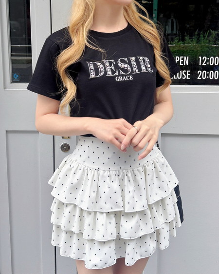 INGNI（イング） ビジューロゴ刺繍Tシャツ ｸﾛ