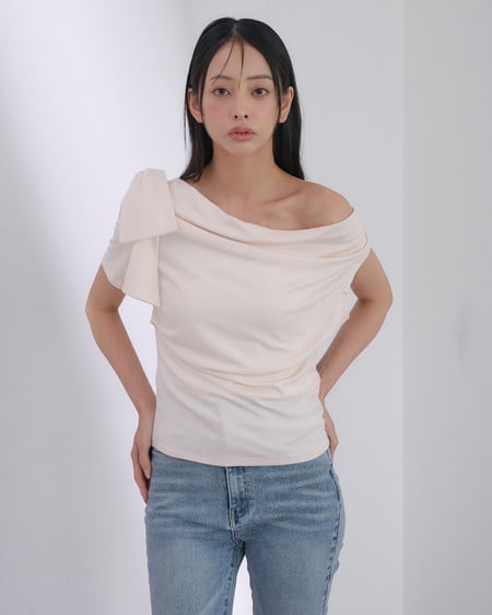 【SOELA】【7／20 24時までの限定価格】ワンショルリボンTシャツ