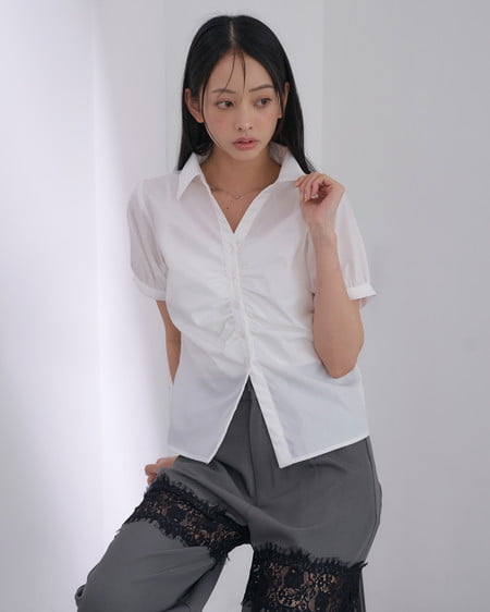 INGNI(イング) フロントギャザーシルエットシャツ オフホワイト