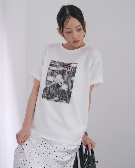 INGNI(イング) フラワーフォトTシャツ オフホワイト