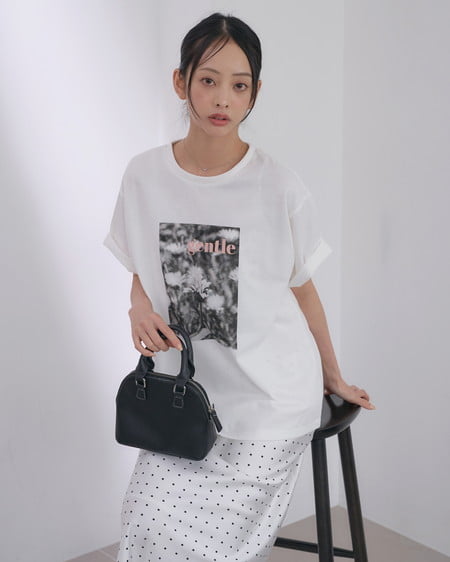 INGNI(イング) フラワーフォトTシャツ オフホワイト