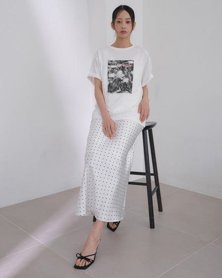 INGNI(イング) フラワーフォトTシャツ オフホワイト