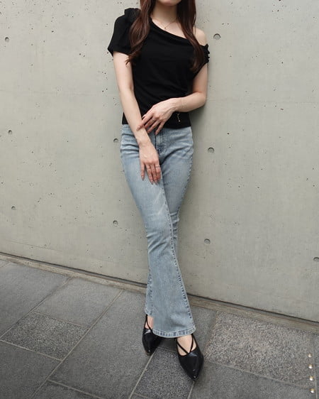 INGNI(イング) ワンショルリボンTシャツ クロ