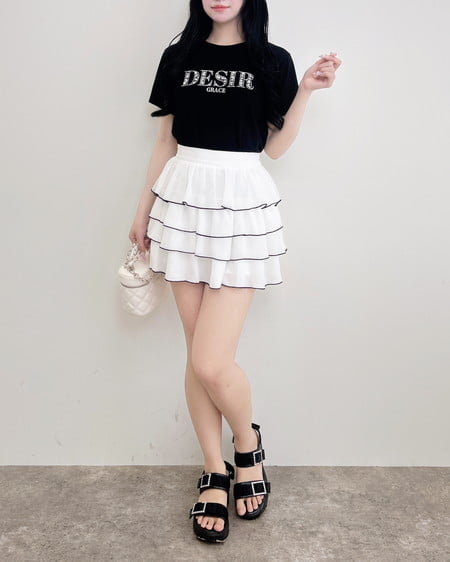 INGNI(イング) ビジューロゴ刺繍Tシャツ クロ