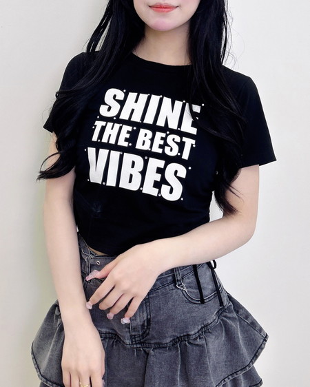 ラインストーン飛ばしロゴTシャツ