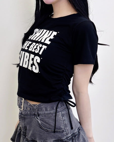 INGNI(イング) ラインストーン飛ばしロゴTシャツ クロ/オフホワイト
