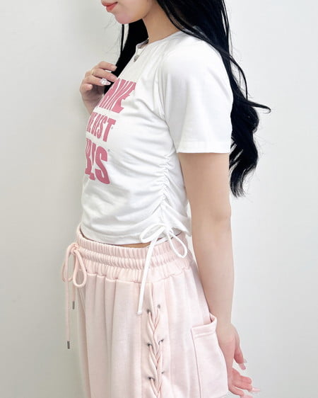 INGNI(イング) ラインストーン飛ばしロゴTシャツ オフホワイト/ピンク
