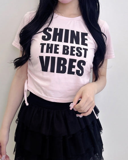 INGNI(イング) ラインストーン飛ばしロゴTシャツ ピンク/クロ